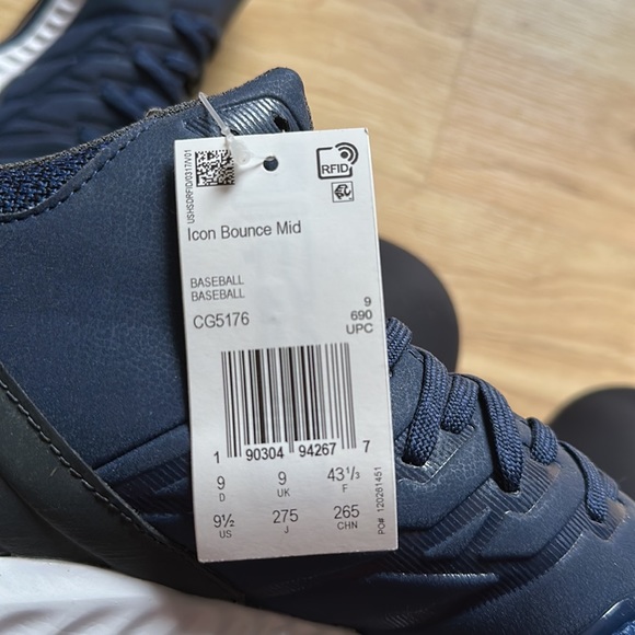 Addidas men’s baseball cleats - Picture 3 of 3